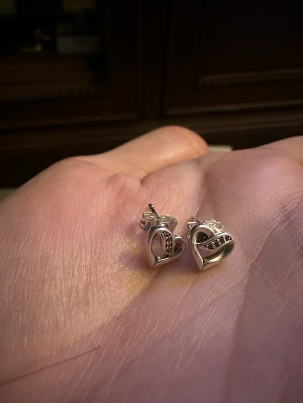 PANDORA Ribbon of Love Stud Earrings - Picture 6 of 9